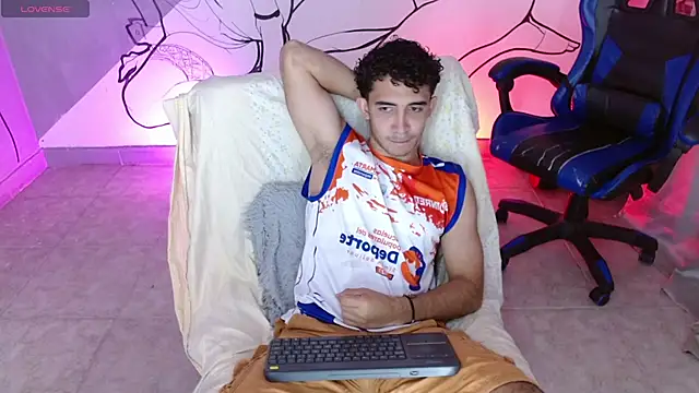 Snapshot of caius_bigcock1 chatting on 05-24-26, 02:00 caius bigcock1 online show from 05-24-26, 02:00