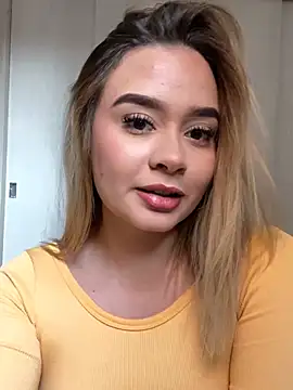 Snapshot of Sofia_pamela_ chatting on 04-25-26, 07:11 Sofia pamela online show from 04-25-26, 07:11