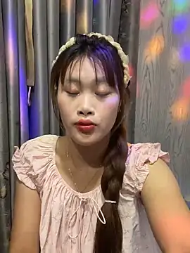 Snapshot of Ly-sexyy chatting on 04-28-26, 04:12 Ly-sexyy online show from 04-28-26, 04:12