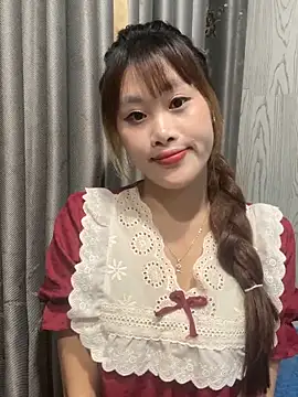 Snapshot of Ly-sexyy chatting on 05-05-26, 04:15 Ly-sexyy online show from 05-05-26, 04:15