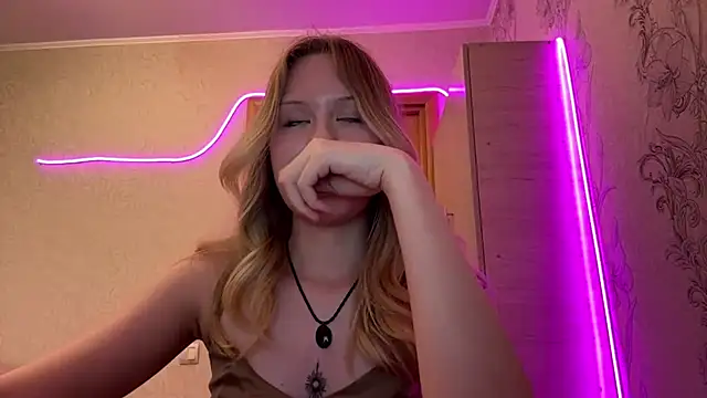 HoneyBlink online show from 04-27-26, 02:26