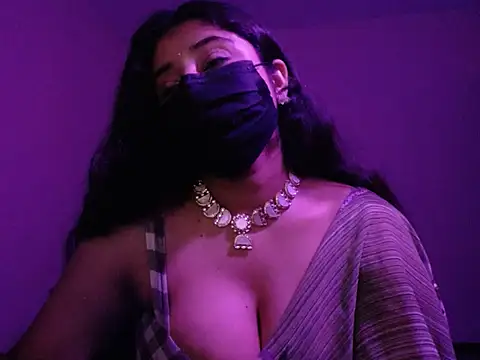 -Queenie online show from 06-10-26, 07:13