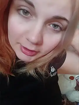 LoisFox online show from 05-17-26, 06:11