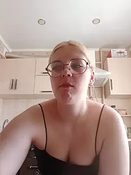 LoisFox online show from 06-06-26, 06:51