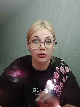LoisFox online show from 06-09-26, 11:33
