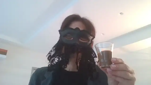 Snapshot of HelenTiAscolta chatting on 05-15-26, 08:10 HelenTiAscolta online show from 05-15-26, 08:10