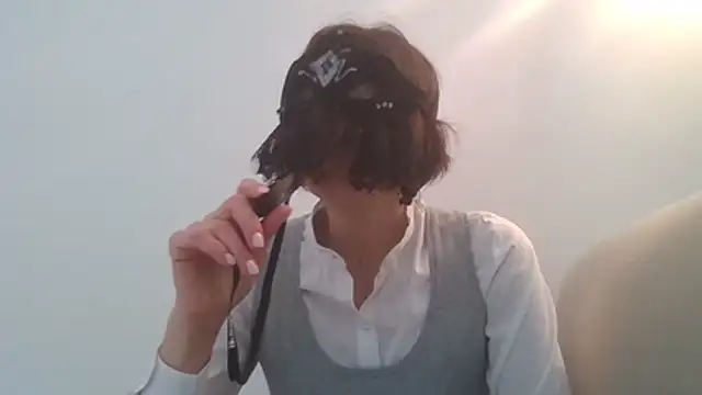 Snapshot of HelenTiAscolta chatting on 05-19-26, 03:07 HelenTiAscolta online show from 05-19-26, 03:07
