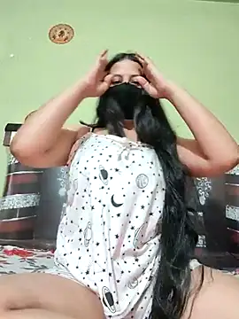 Snapshot of Priya_9945 chatting on 05-28-26, 02:53 Priya 9945 online show from 05-28-26, 02:53