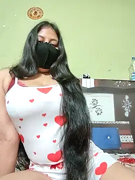 Snapshot of Priya_9945 chatting on 05-31-26, 05:48 Priya 9945 online show from 05-31-26, 05:48
