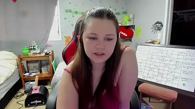 Snapshot of DelilaFields2 chatting on 05-22-26, 06:57 DelilaFields2 online show from 05-22-26, 06:57
