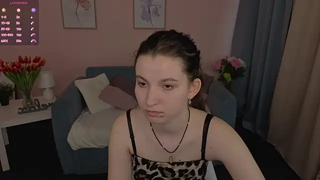 Snapshot of BelovedAlice chatting on 05-20-26, 06:52 BelovedAlice online show from 05-20-26, 06:52