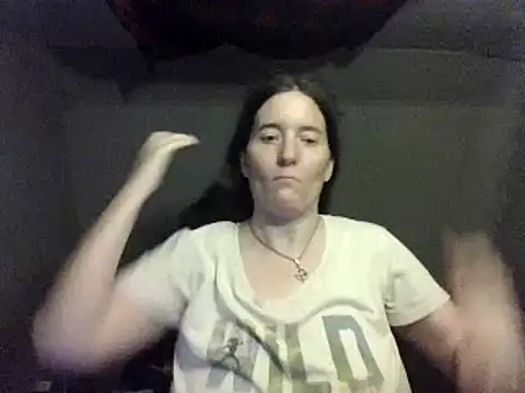 Snapshot of Mini83 chatting on 06-08-26, 09:37 Mini83 online show from 06-08-26, 09:37