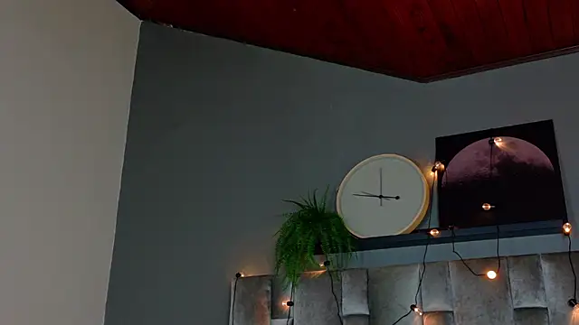 LiaaMoretti   online show from 05-19-26, 02:40