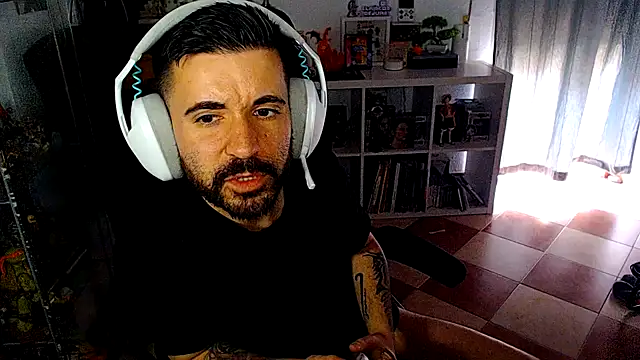 chiquitoconsecreto online show from 04-24-26, 07:33