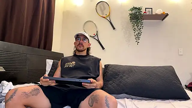 Aaron wheel online show from 06-05-26, 02:07