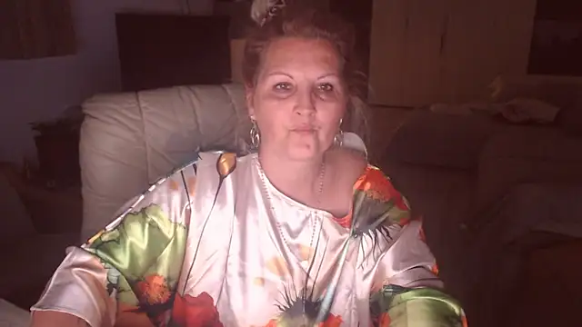 Divineblond online show from 09-19-25, 10:54