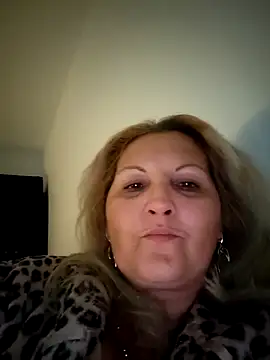 Divineblond online show from 10-17-25, 06:43