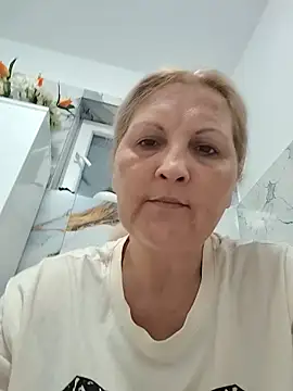 Divineblond online show from 04-25-26, 08:28