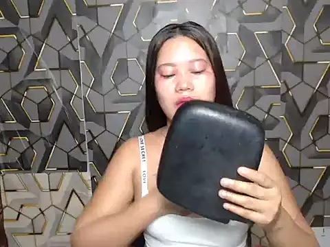 Snapshot of ur_prettychelsie chatting on 06-03-26, 06:35 ur prettychelsie online show from 06-03-26, 06:35