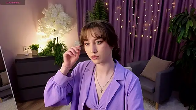 LouiseEvans online show from 04-28-26, 11:37