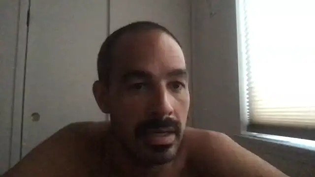 Snapshot of codyross chatting on 06-10-26, 12:48 codyross online show from 06-10-26, 12:48