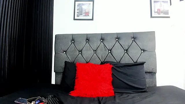 Trinity-presley online show from 06-10-26, 07:24