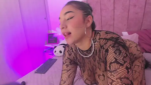 sakuraarih1 online show from 04-30-26, 08:57