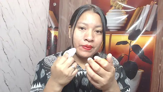 Sol vannesa online show from 05-18-26, 11:43