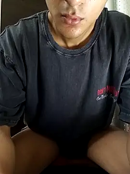 Snapshot of skinny_raj chatting on 05-16-26, 07:56 skinny raj online show from 05-16-26, 07:56