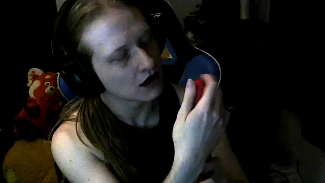 CutieBite online show from 04-27-26, 09:40