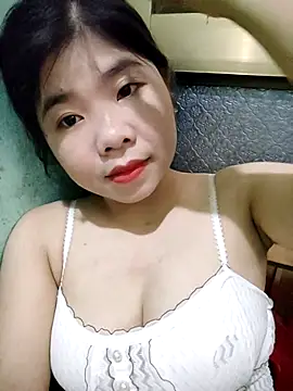 Snapshot of Ayti01 chatting on 05-16-26, 05:37 Ayti01 online show from 05-16-26, 05:37