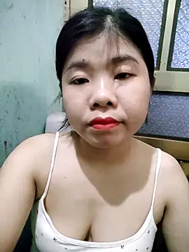 Snapshot of Ayti01 chatting on 06-04-26, 04:18 Ayti01 online show from 06-04-26, 04:18