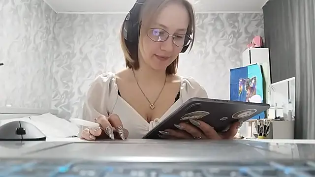 MyungWormington online show from 04-26-26, 12:03