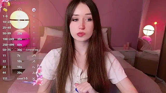AliceLidelle online show from 06-17-26, 01:45