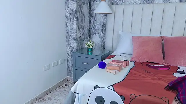 Sophie Vega online show from 04-28-26, 02:27