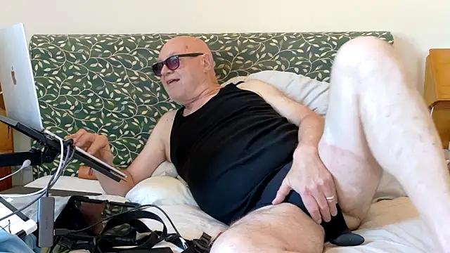 KinkCentral online show from 06-10-26, 06:40