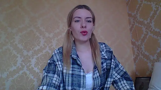Softy Aura  online show from 06-16-26, 02:09