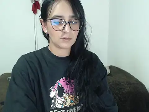 Snapshot of ASHLEYLOVE11 chatting on 05-11-26, 01:50 ASHLEYLOVE11 online show from 05-11-26, 01:50