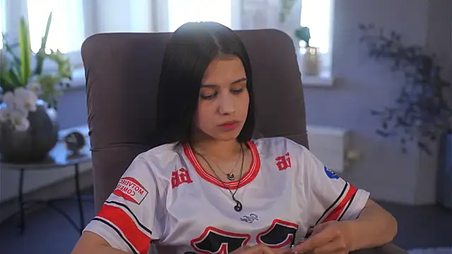 KarenaKukler online show from 04-25-26, 01:41