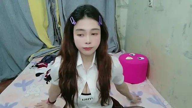 Snapshot of xiaoxiaohong030 chatting on 04-27-26, 12:25 xiaoxiaohong030 online show from 04-27-26, 12:25
