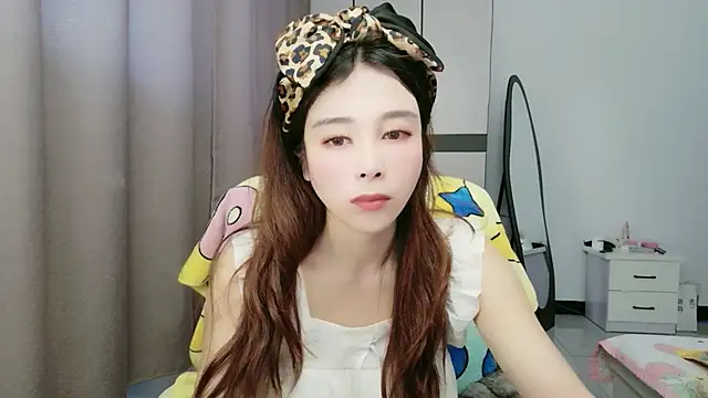 Snapshot of xiaoxiaohong030 chatting on 06-08-26, 01:28 xiaoxiaohong030 online show from 06-08-26, 01:28