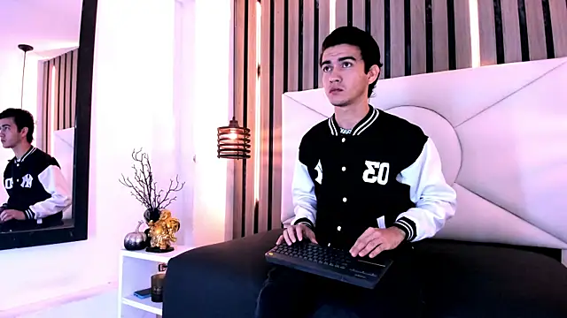 Snapshot of Feiccer_Castquer chatting on 05-03-26, 11:16 Feiccer Castquer online show from 05-03-26, 11:16