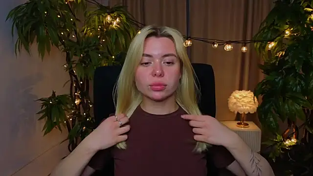 AveriRigby online show from 05-07-26, 10:42