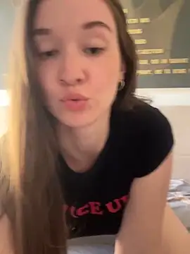 Snapshot of Dianyx chatting on 05-27-26, 02:25 Dianyx online show from 05-27-26, 02:25