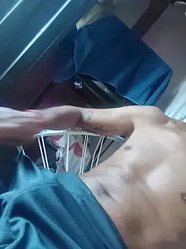 chicolargo17 online show from 04-26-26, 01:09