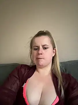 Snapshot of taylor-b chatting on 05-22-26, 07:19 taylor-b online show from 05-22-26, 07:19