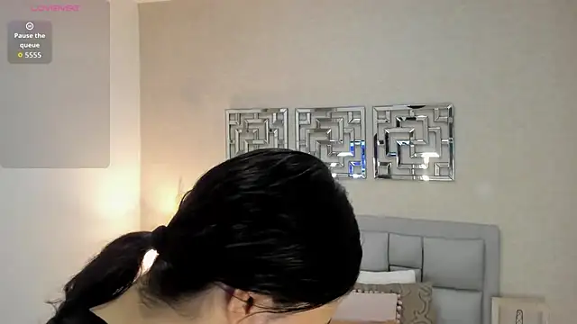 sofia  thompson online show from 05-16-26, 12:51