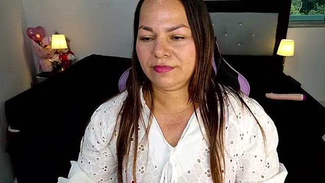 Madame scarlet44 online show from 05-01-26, 07:29