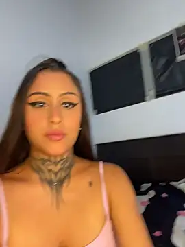Snapshot of sarah_escobarr_ chatting on 05-22-26, 01:35 sarah escobarr online show from 05-22-26, 01:35