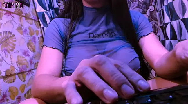 Snapshot of TSjuicyhotdrops chatting on 03-10-25, 04:35 TSjuicyhotdrops online show from 03-10-25, 04:35